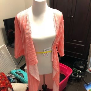 LulaRoe S Shirley - NWT - Peachy color